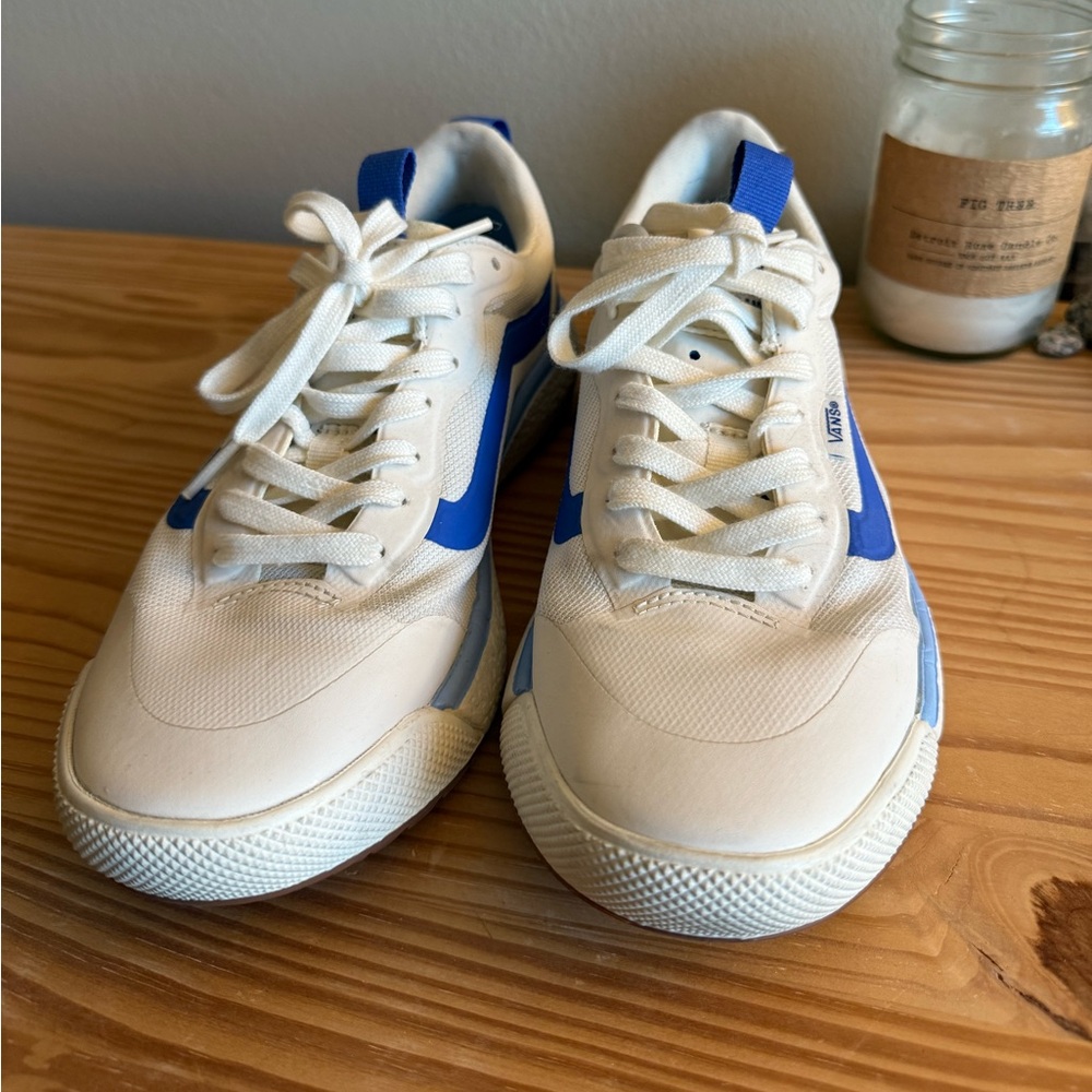 Vans - Picture 4 of 7